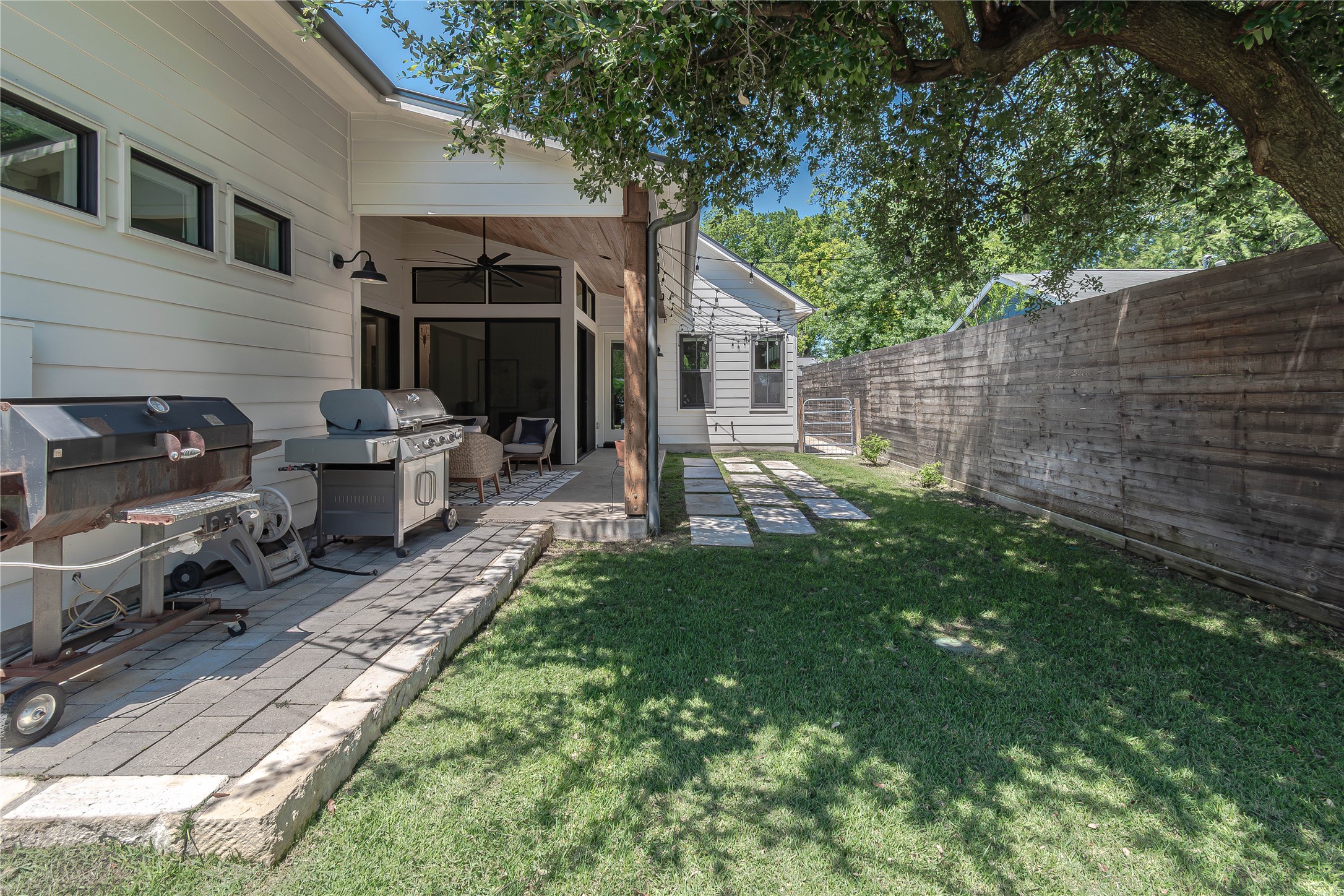 5805 Chesterfield Avenue Austin, TX 78752 - Photo 36 of 40