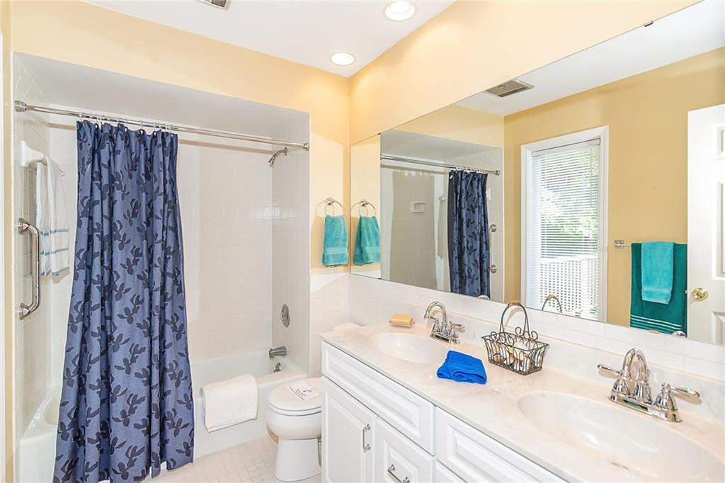 8425 Quail Hollow Road, Unit 5 Indianapolis, IN 46260 - Photo 12 of 35