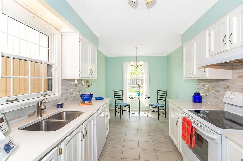 8425 Quail Hollow Road, Unit 5 Indianapolis, IN 46260 - Photo 7 of 35