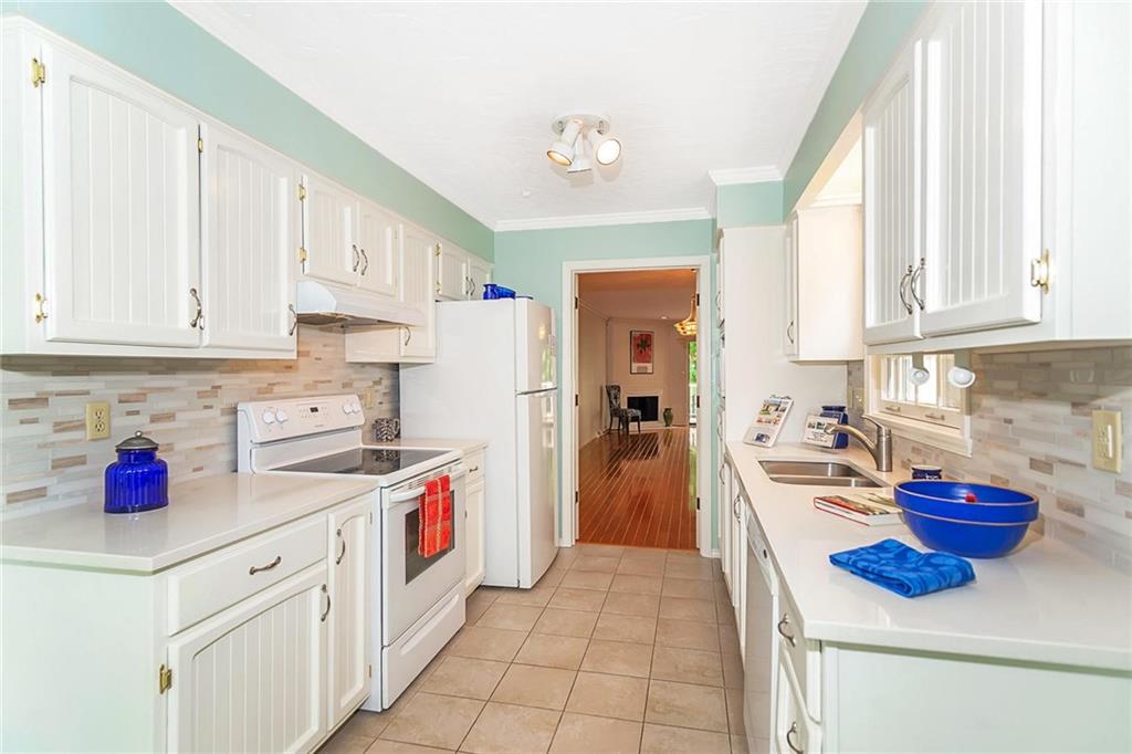 8425 Quail Hollow Road, Unit 5 Indianapolis, IN 46260 - Photo 9 of 35