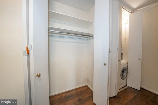 $219,900 | 1001 City Avenue, Unit EE1026, Wynnewood, PA 19096