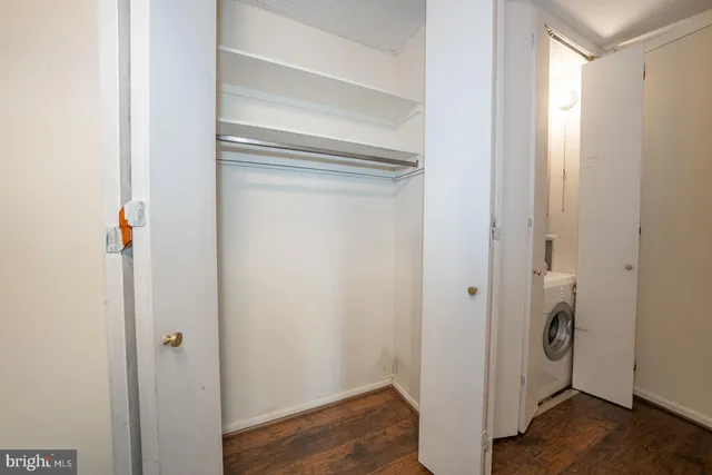 $274,900 | 1001 City Avenue, Unit EE1026, Wynnewood, PA 19096