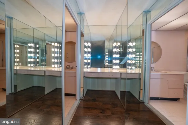 $274,900 | 1001 City Avenue, Unit EE1026, Wynnewood, PA 19096