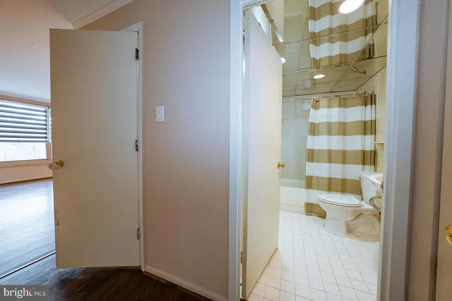 $274,900 | 1001 City Avenue, Unit EE1026, Wynnewood, PA 19096