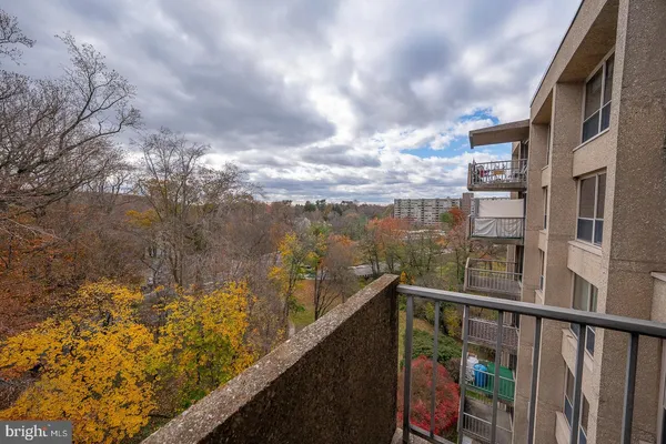 $219,900 | 1001 City Avenue, Unit EE1026, Wynnewood, PA 19096