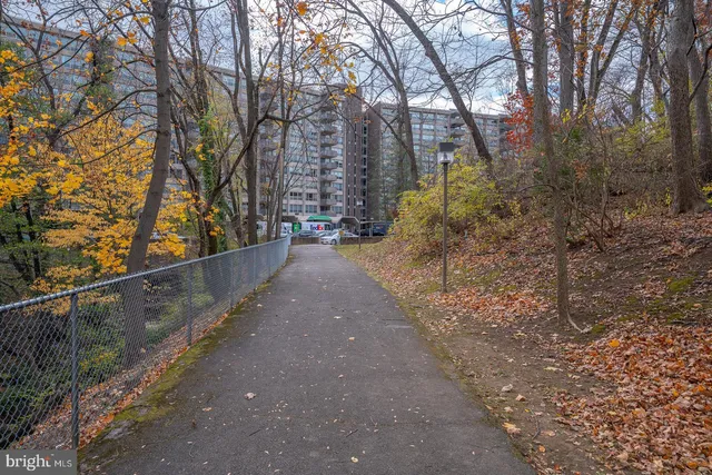 $274,900 | 1001 City Avenue, Unit EE1026, Wynnewood, PA 19096