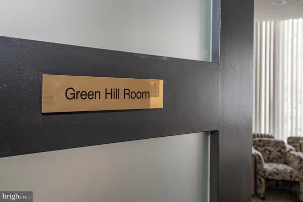 $219,900 | 1001 City Avenue, Unit EE1026, Wynnewood, PA 19096