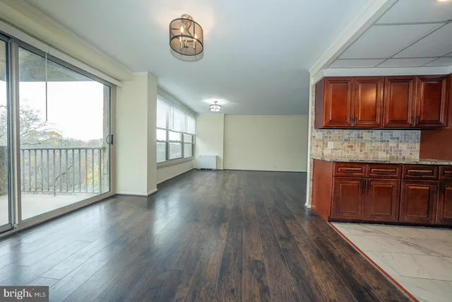 $274,900 | 1001 City Avenue, Unit EE1026, Wynnewood, PA 19096