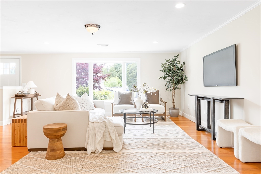 7 Langdon Road Natick, MA 01760 - Photo 5 of 40