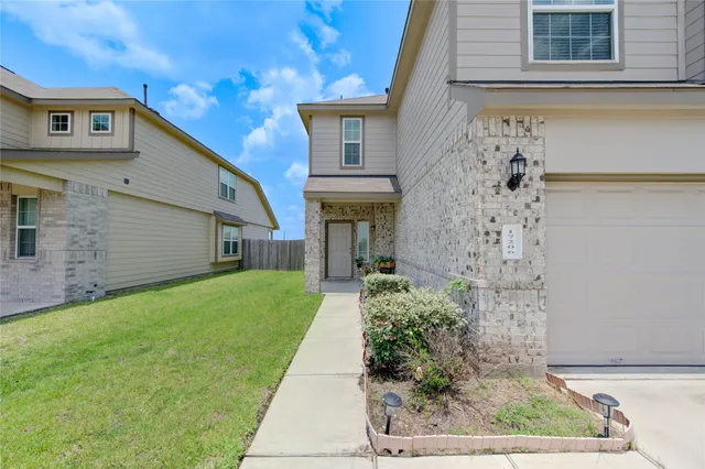 $2,200 | 17206 Quiet Song Court, Richmond, TX 77407