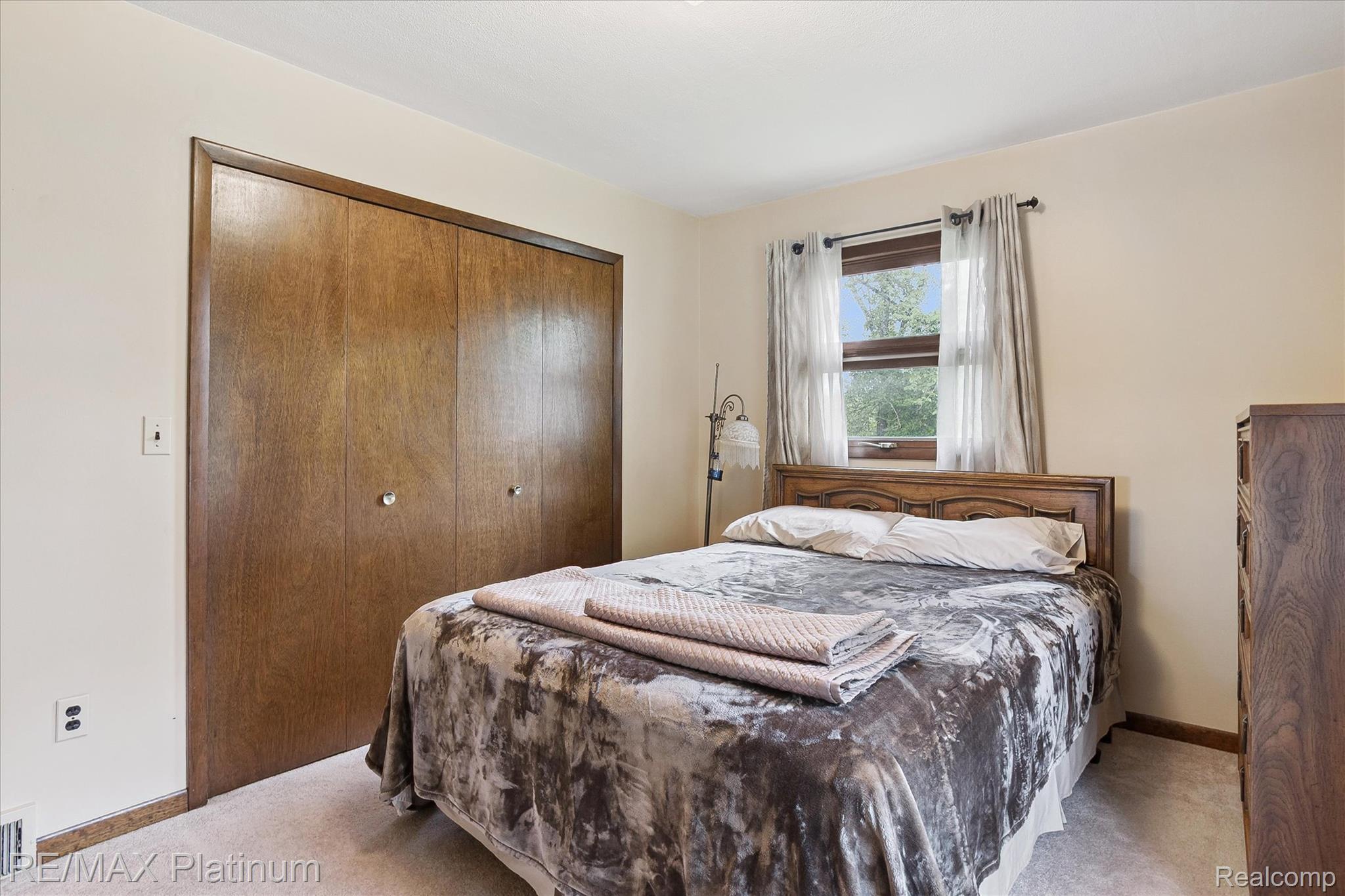 3200 Patterson Lk Road Pinckney, MI 48169 - Photo 15 of 46 18-3200-Patterson-Lake-Rd-Pinckney-MI-48169-WindowStill-21.jpg