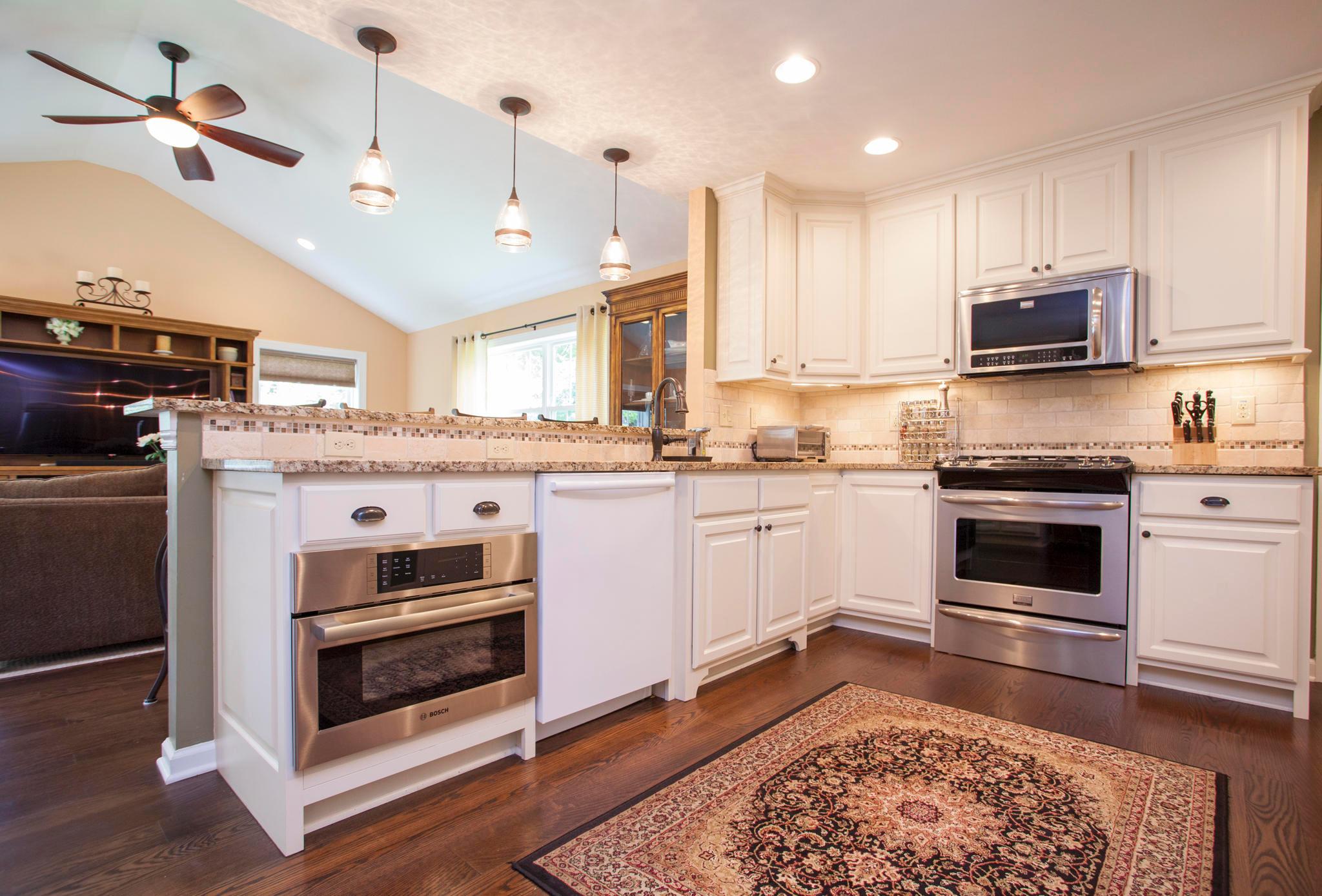 2305 Pinebrook Road Columbus, OH 43220 - Photo 12 of 38