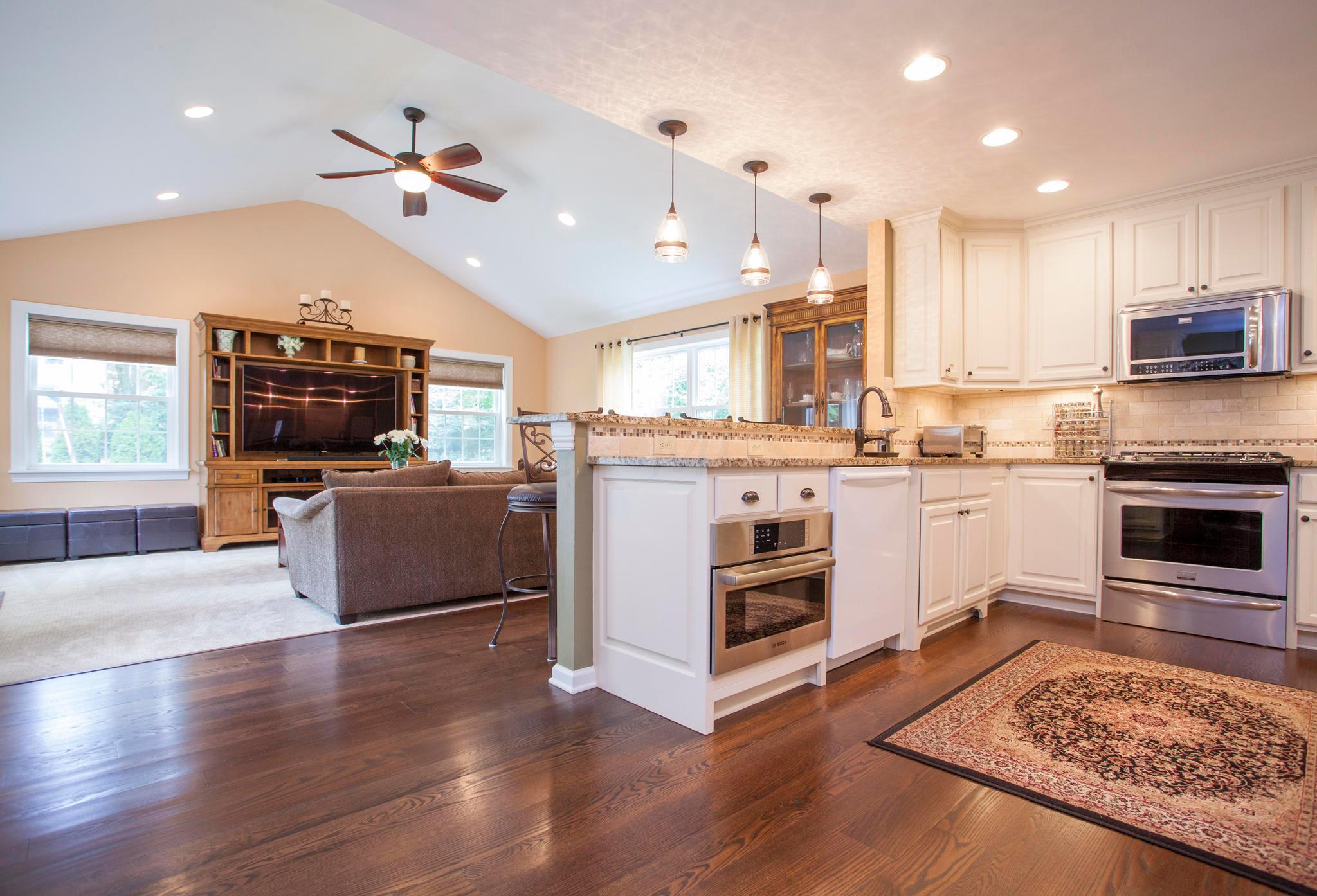2305 Pinebrook Road Columbus, OH 43220 - Photo 13 of 38