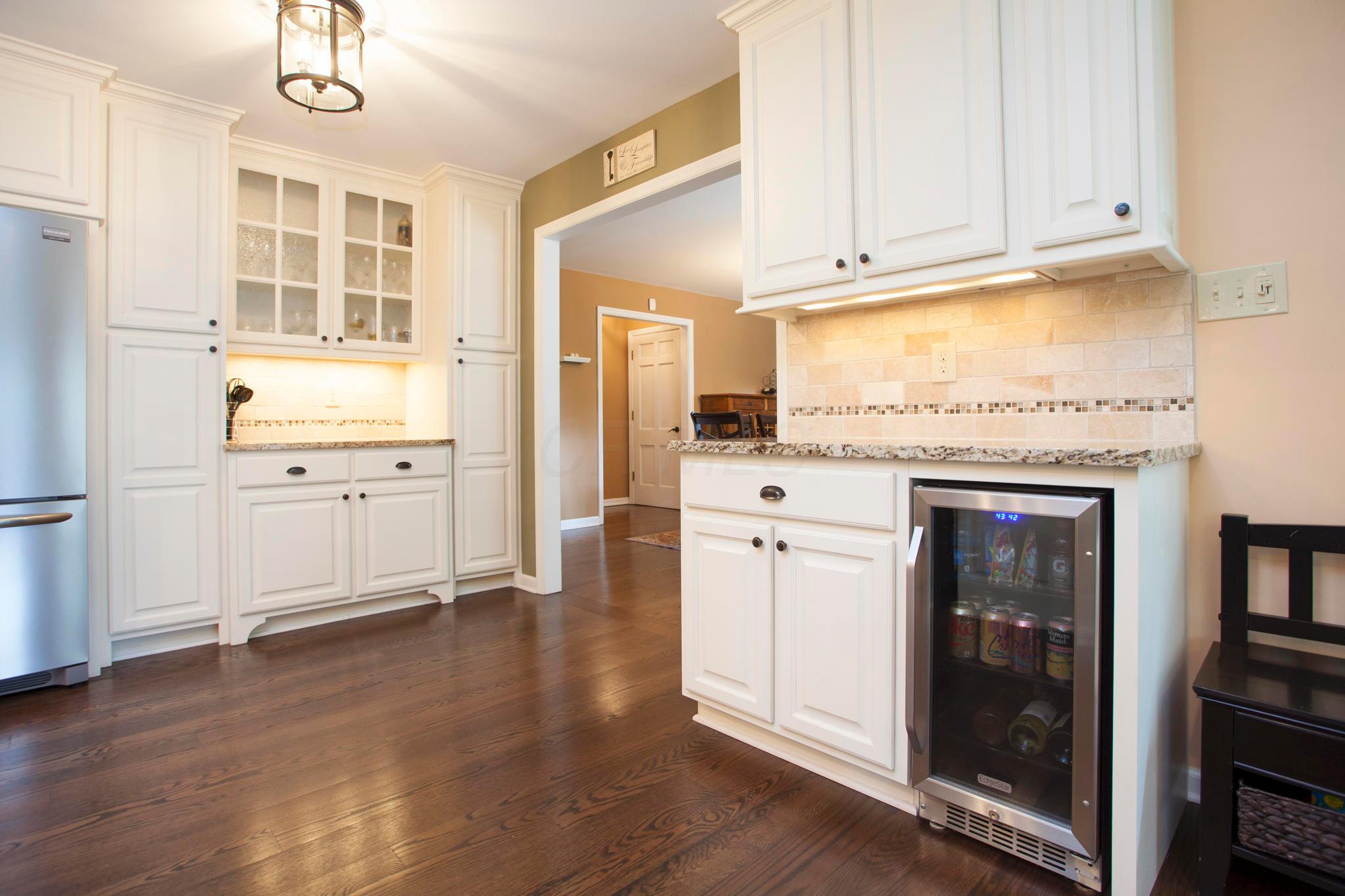2305 Pinebrook Road Columbus, OH 43220 - Photo 18 of 38