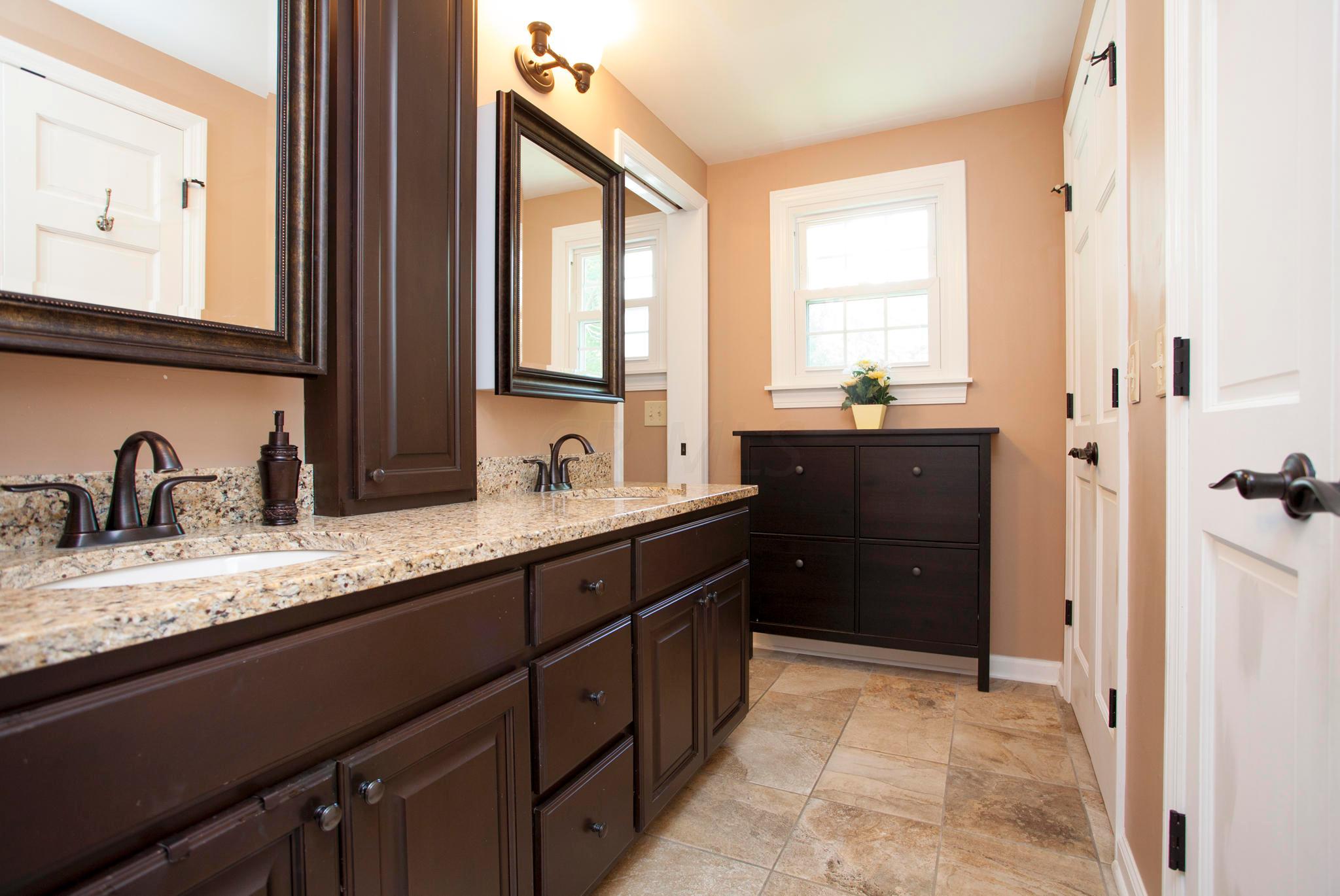 2305 Pinebrook Road Columbus, OH 43220 - Photo 27 of 38
