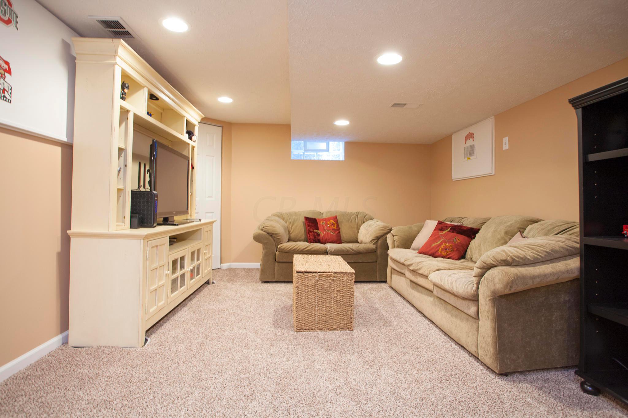 2305 Pinebrook Road Columbus, OH 43220 - Photo 36 of 38