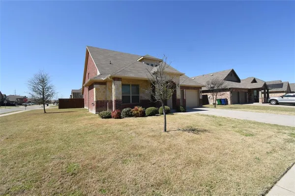 $2,750 | 201 Plantation Drive, Waxahachie, TX 75165
