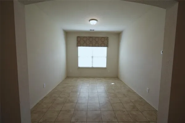 $2,750 | 201 Plantation Drive, Waxahachie, TX 75165