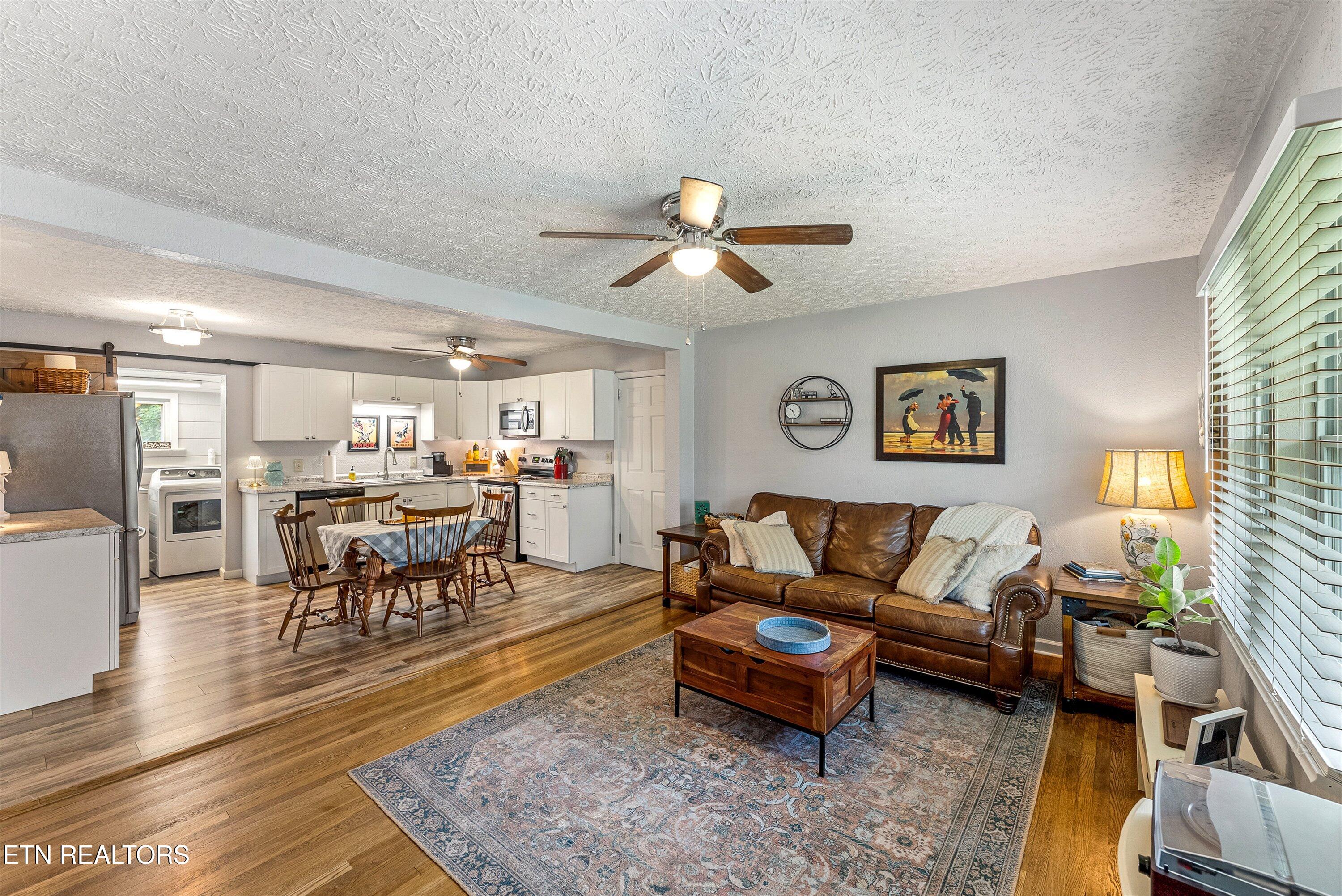 4321 High School Road Knoxville, TN 37912 - Photo 9 of 39 10-Living A1
