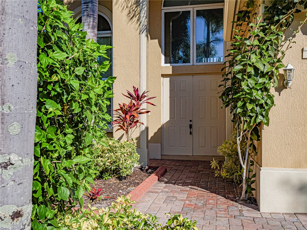 6258 Arlington Way Fort Pierce, FL 34951 - Photo 3 of 36 front view of a house