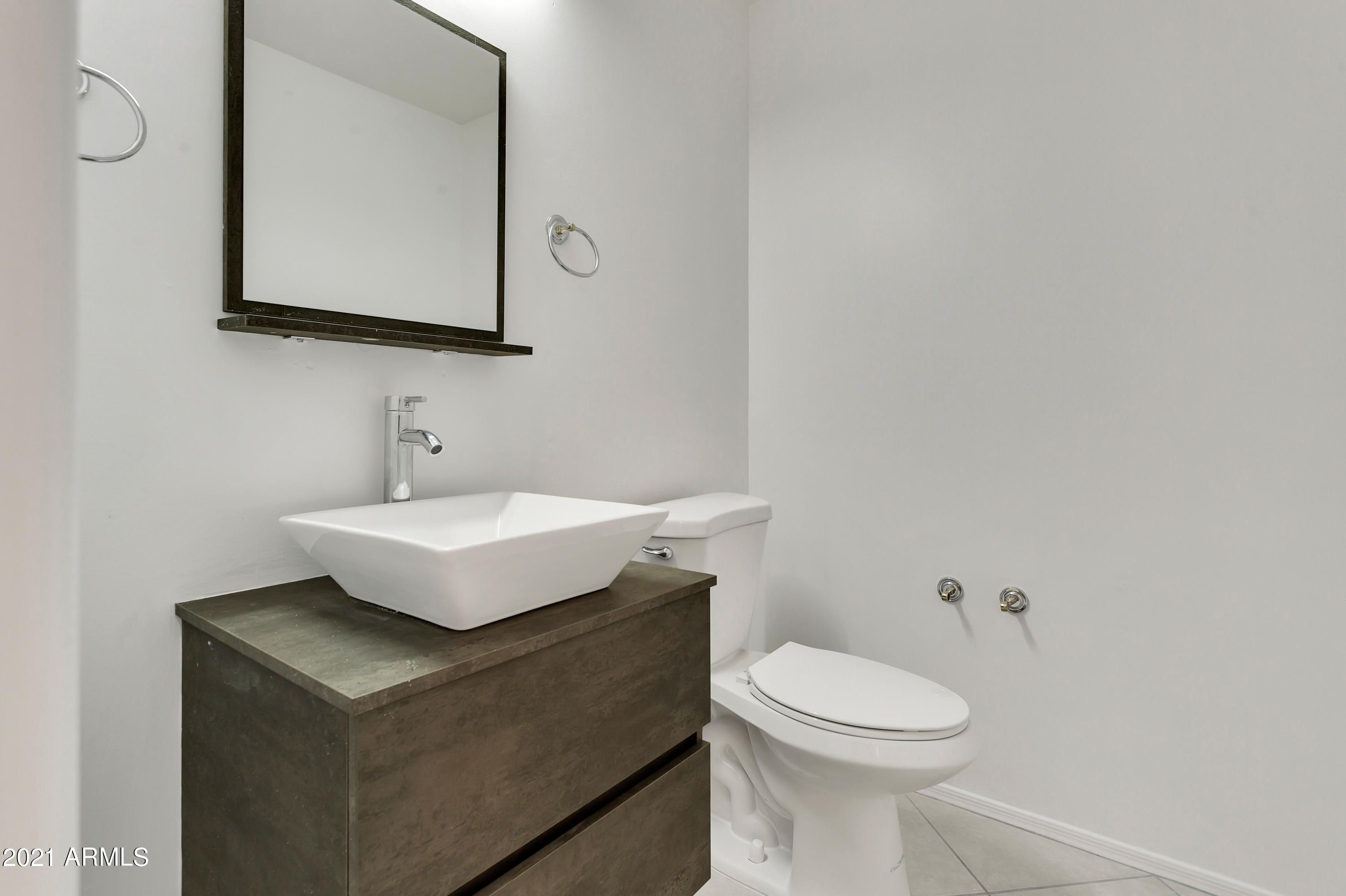 4617 East Hearn Road Phoenix, AZ 85032 - Photo 22 of 36 1/2 BATH