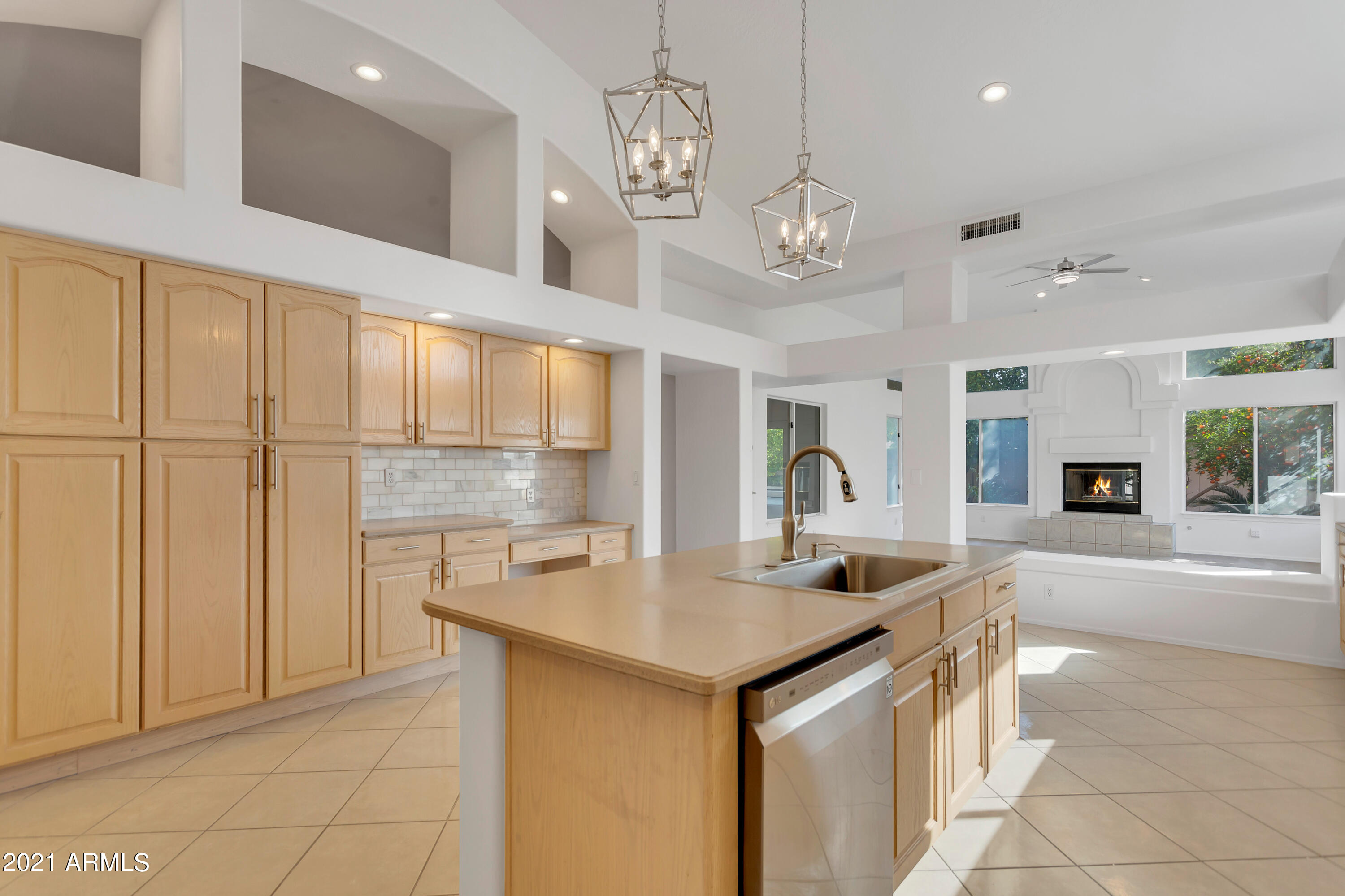 4617 East Hearn Road Phoenix, AZ 85032 - Photo 9 of 36 KITCHEN
