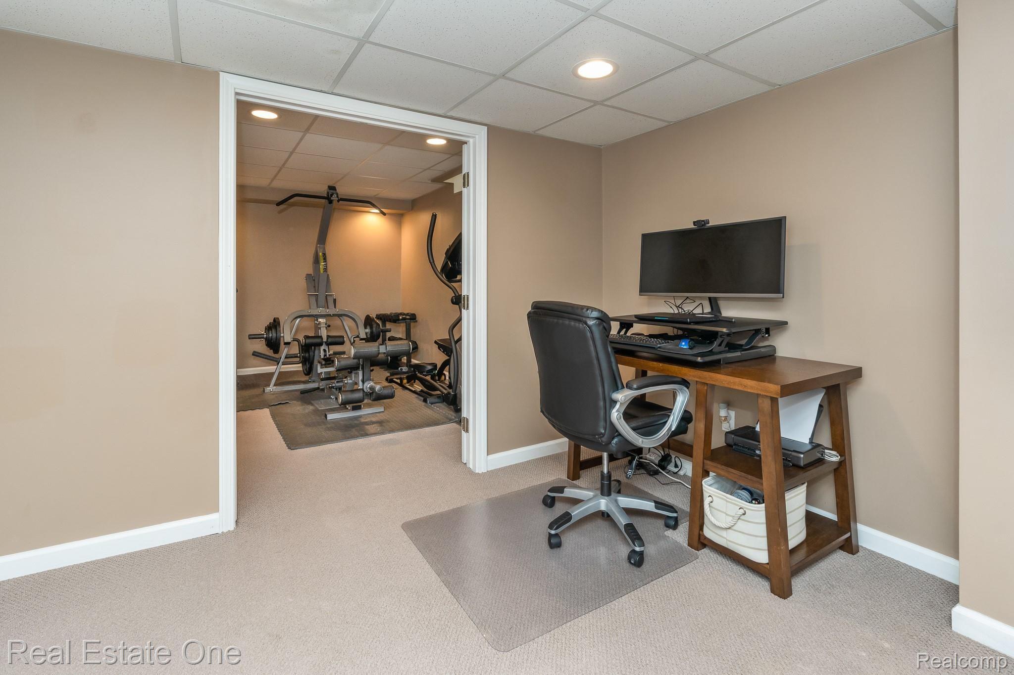1345 Ross Lane Rochester, MI 48306 - Photo 37 of 61 WORK STATION