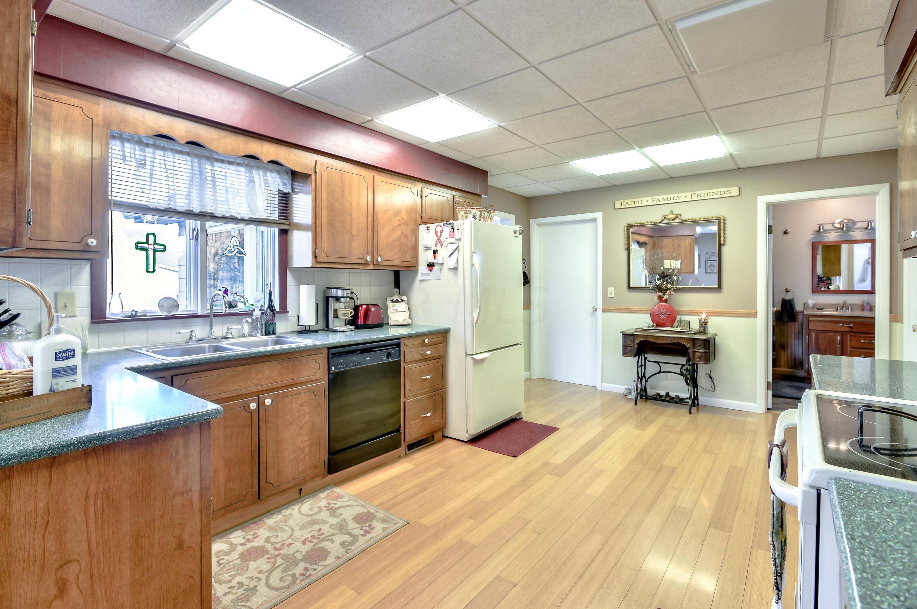 19032 Allen Road Mount Vernon, OH 43050 - Photo 8 of 40