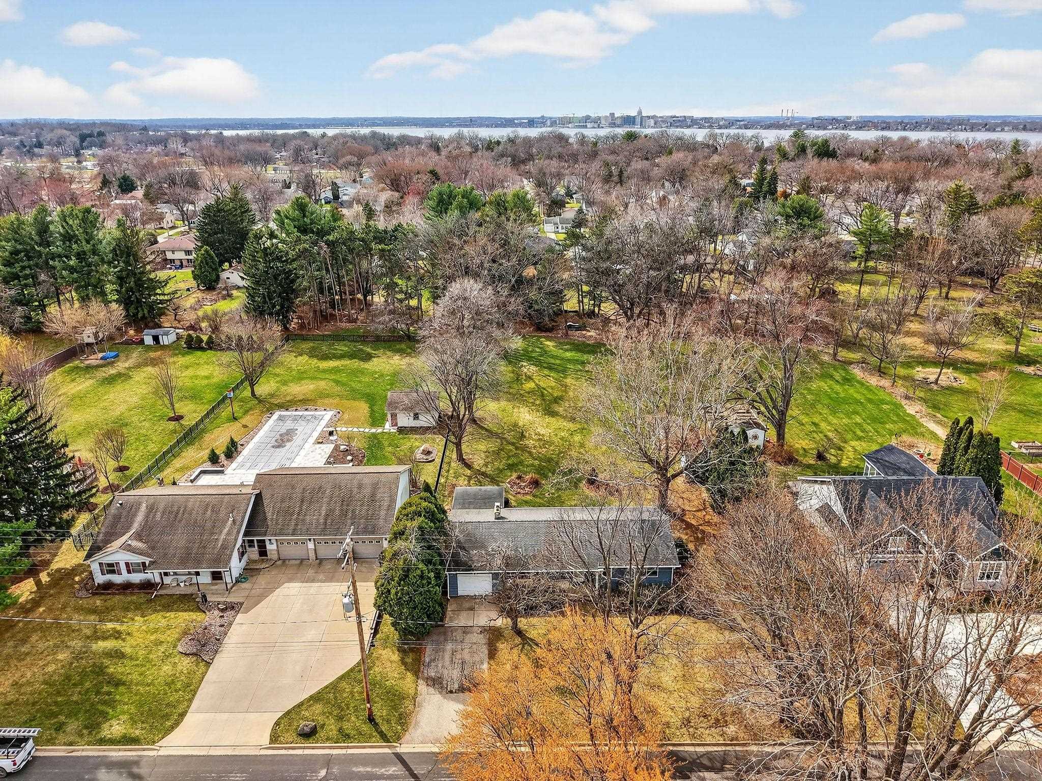 4805 Midmoor Road Monona, WI 53716 - Photo 4 of 58