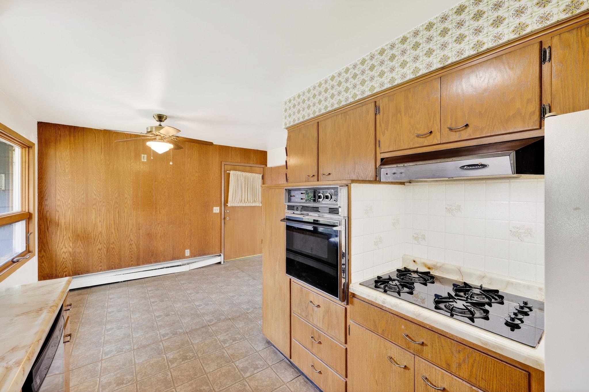 4805 Midmoor Road Monona, WI 53716 - Photo 9 of 58