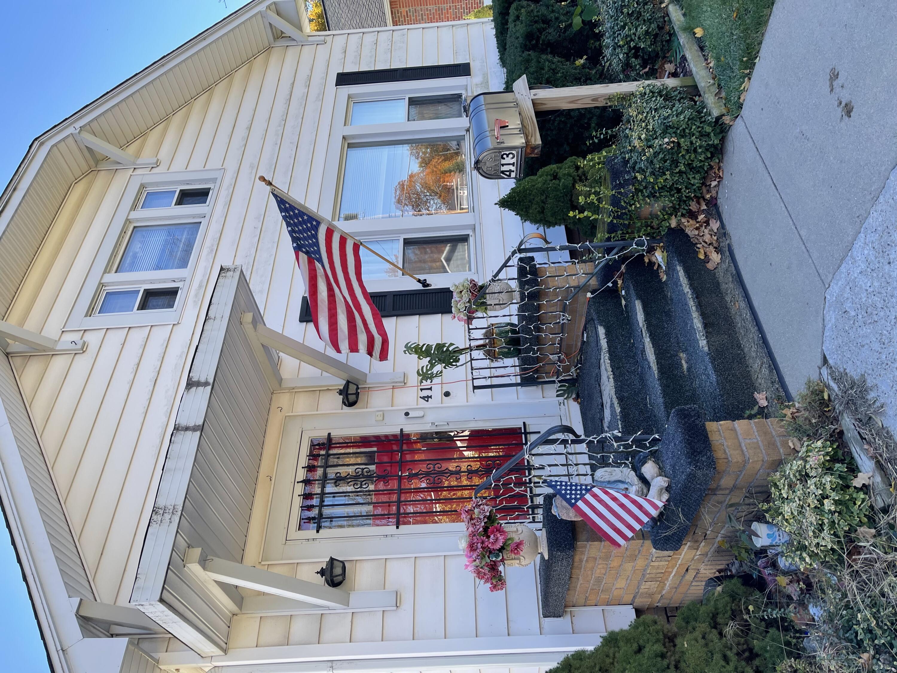 413 East Congress Street Sturgis, MI 49091 - Photo 1 of 29 Home Facing E Congress St