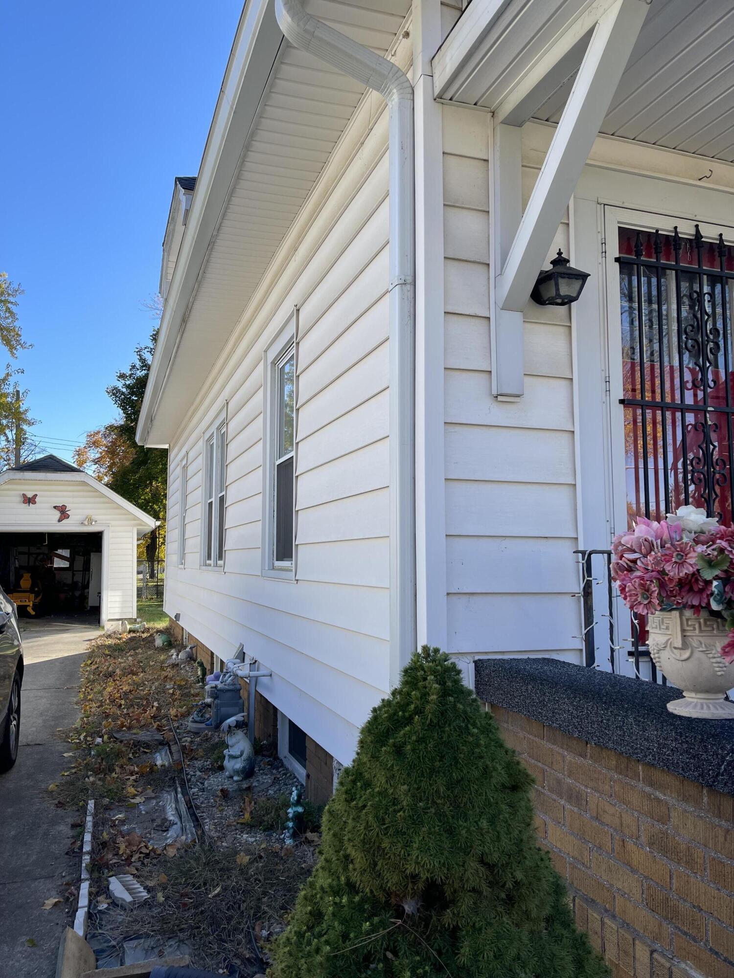 413 East Congress Street Sturgis, MI 49091 - Photo 3 of 29 IMG_0399