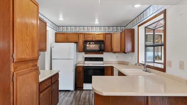 $299,900 | 6928 North Hamilton Street, Spokane, WA 99208