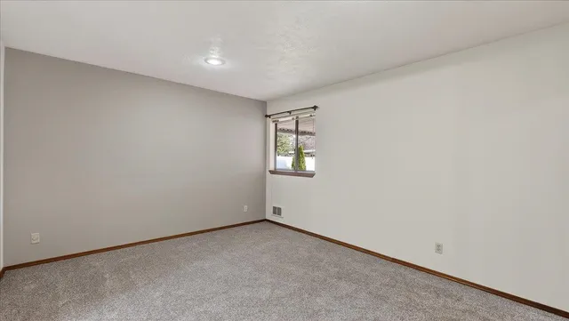 $299,900 | 6928 North Hamilton Street, Spokane, WA 99208