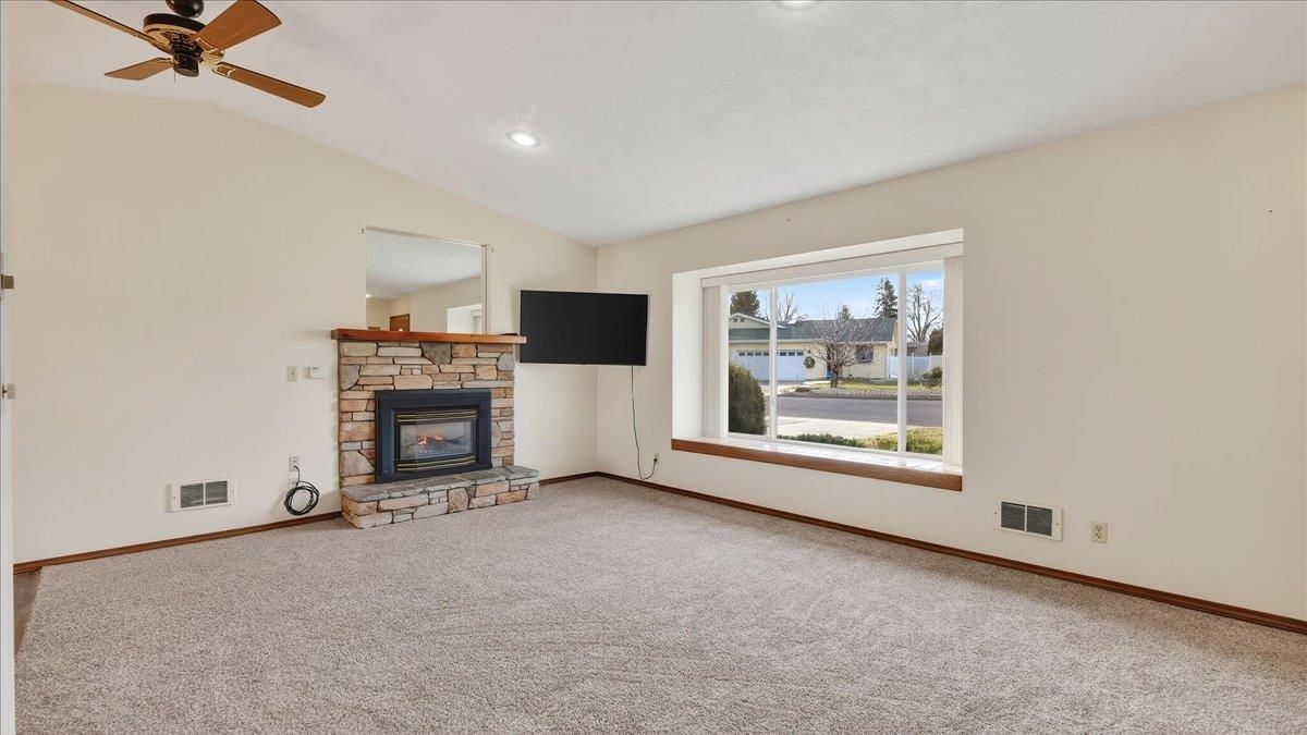 6928 North Hamilton Street Spokane, WA 99208 - Photo 3 of 44