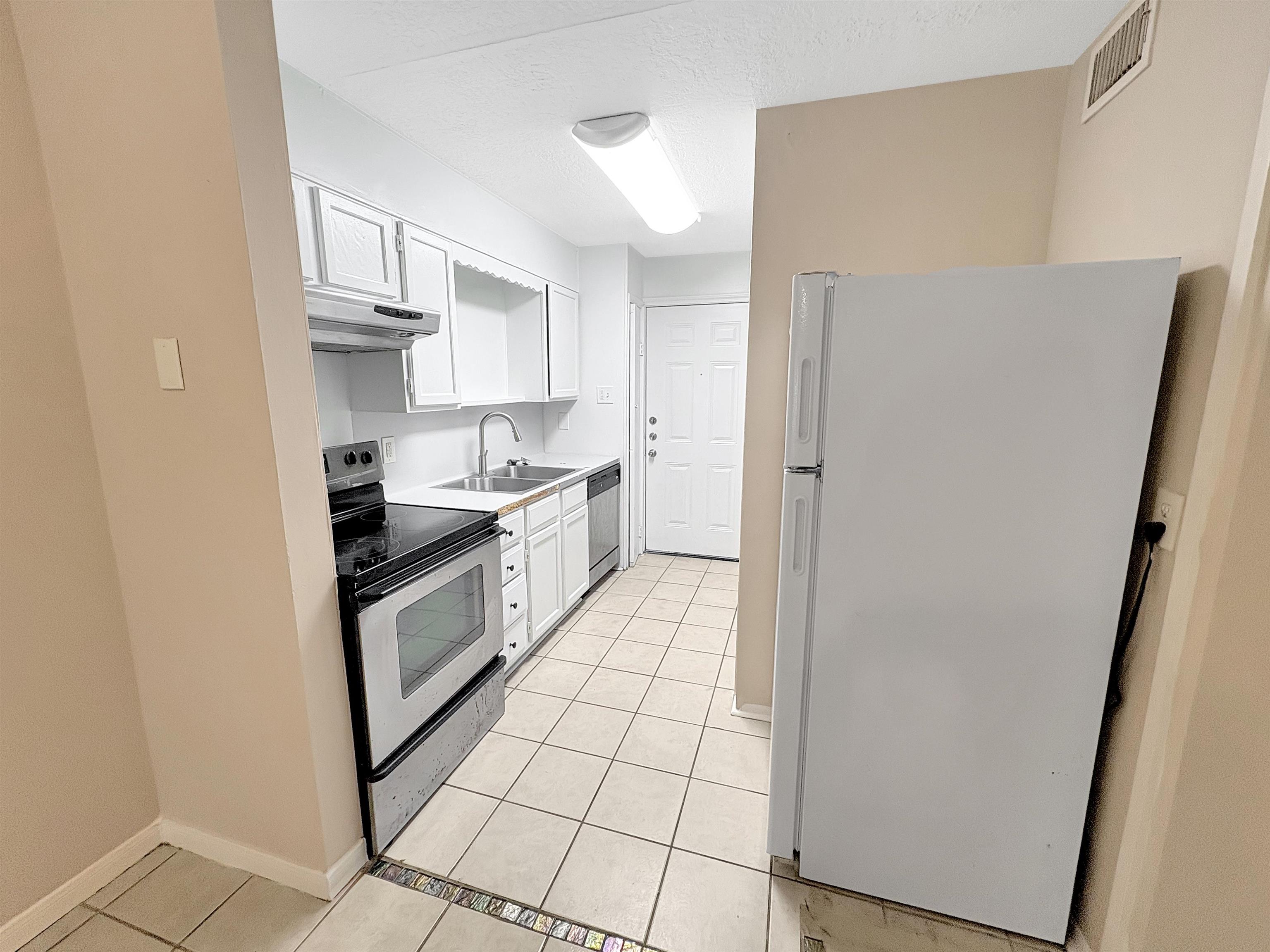 782 Pinchback Road, Unit D Beaumont, TX 77707 - Photo 3 of 13