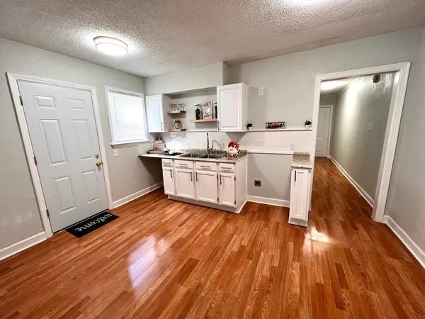 $200,000 | 2428 Lamar Circle, Memphis, TN 38114