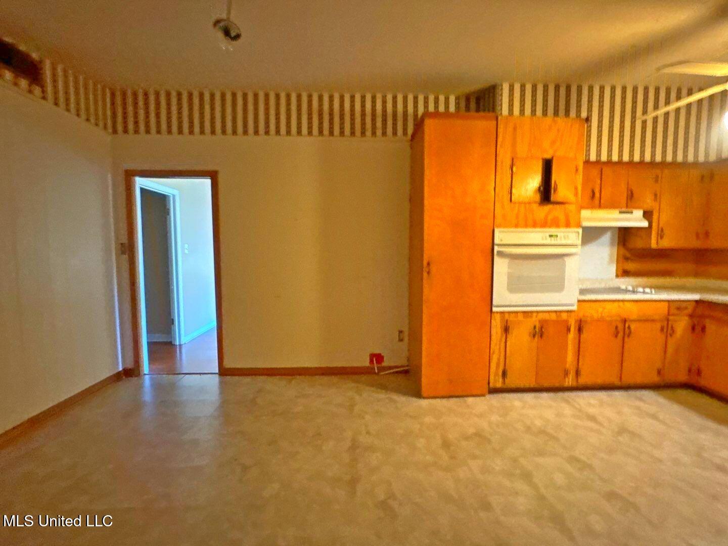 5812 Concord Drive Jackson, MS 39211 - Photo 4 of 28 64-Oct 31 2025 12_07pm-QXsV