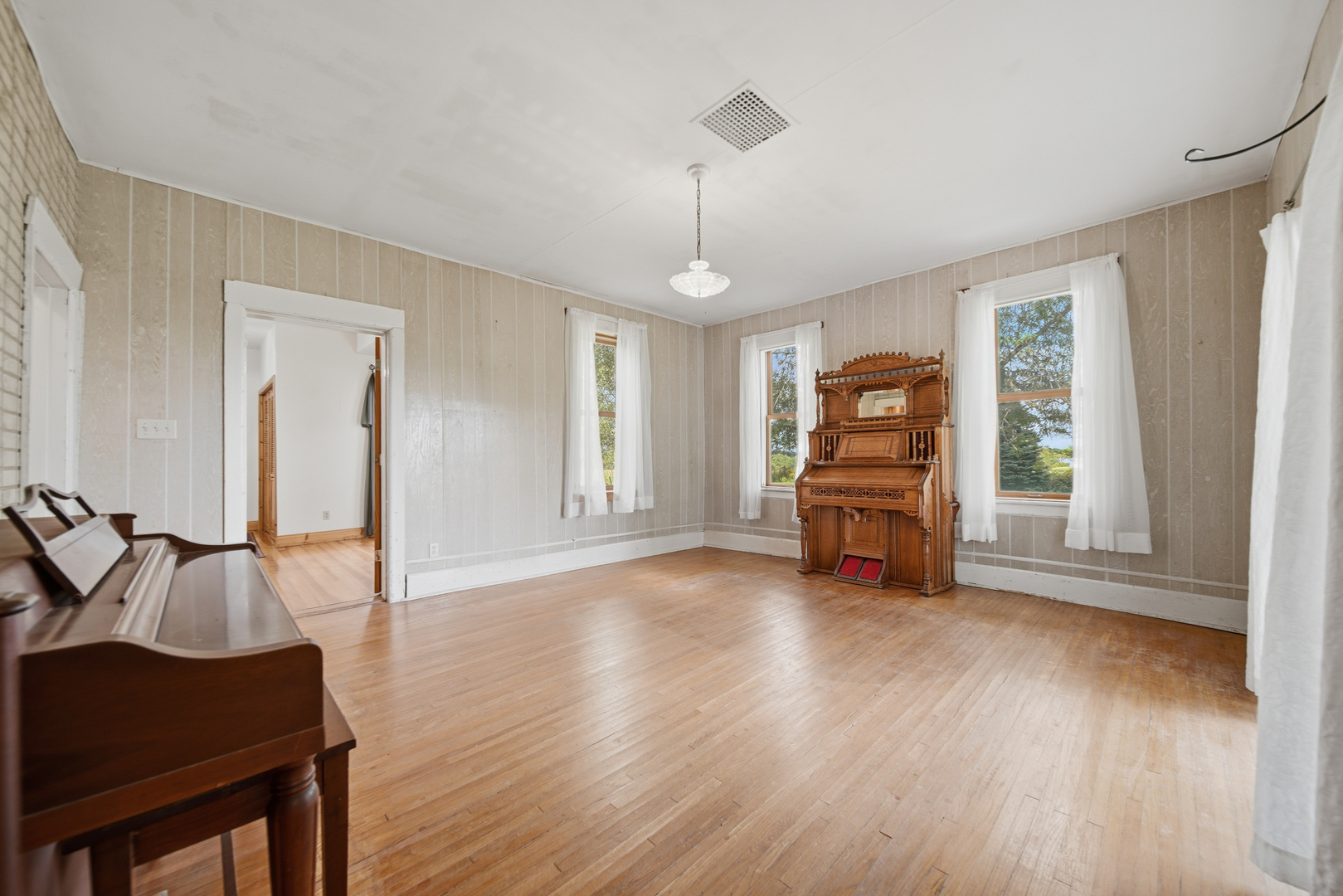24654 Hazel Road Sterling, IL 61081 - Photo 22 of 41