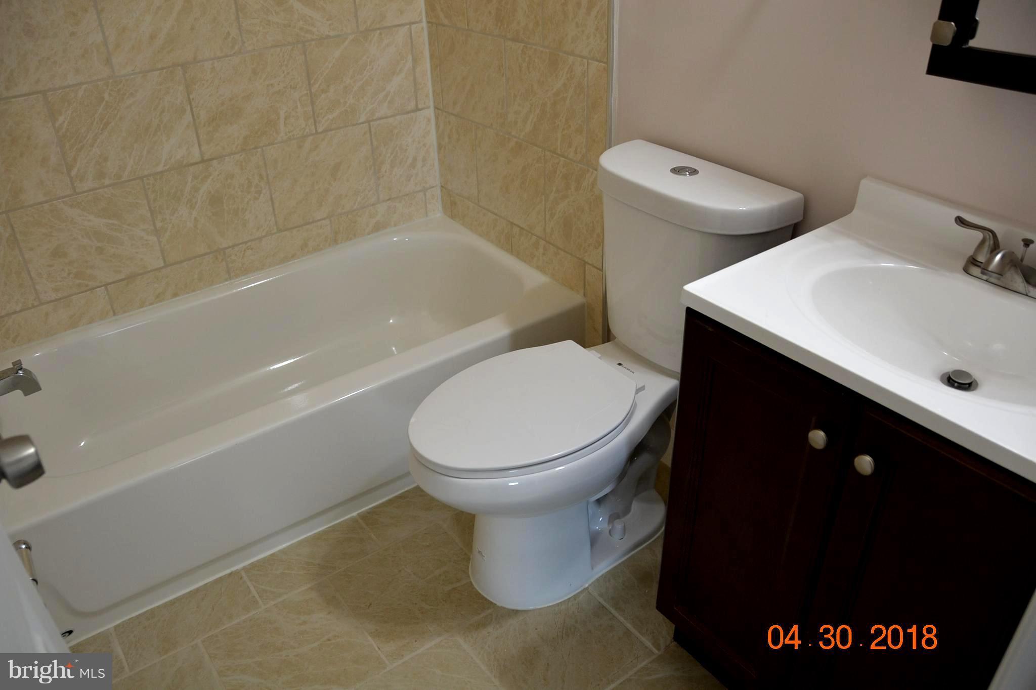 1730 Langley Road Baltimore, MD 21221 - Photo 16 of 19 Bath (Master)