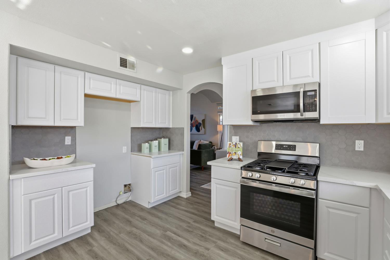 7300 Saltgrass Way Elk Grove, CA 95758 - Photo 12 of 41