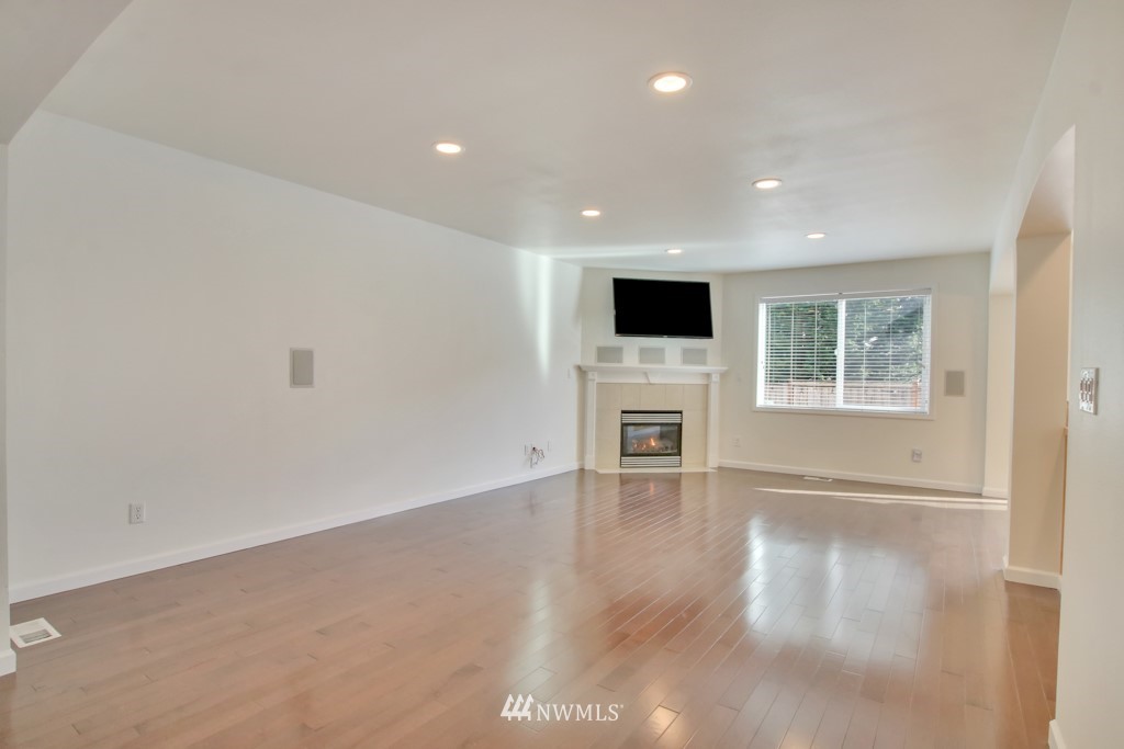 9508 200th Street East Graham, WA 98338 - Photo 4 of 22