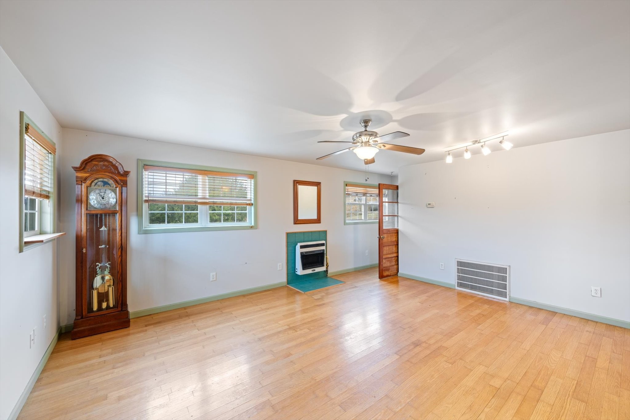 624 Suttons Branch Road Beechgrove, TN 37018 - Photo 10 of 29