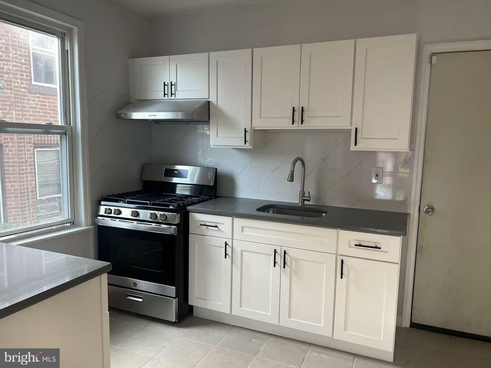 4246 Rhawn Street Philadelphia, PA 19136 - Photo 9 of 18