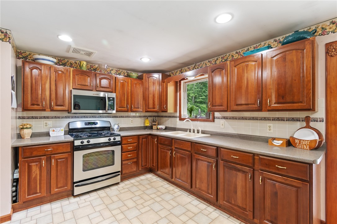 871 Stafford Road Manchester, NY 14548 - Photo 18 of 47