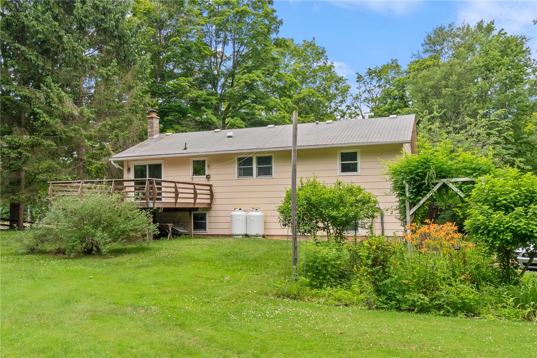 871 Stafford Road Manchester, NY 14548 - Photo 4 of 47