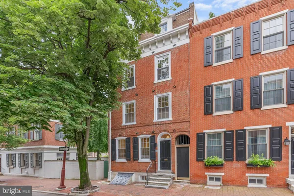 $1,675,000 | 202 Spruce Street, Philadelphia, PA 19106
