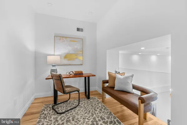 $1,675,000 | 202 Spruce Street, Philadelphia, PA 19106