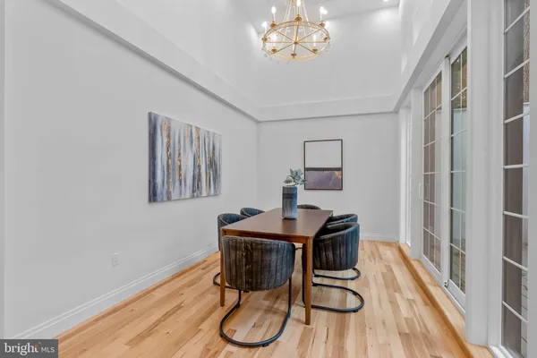 $1,675,000 | 202 Spruce Street, Philadelphia, PA 19106