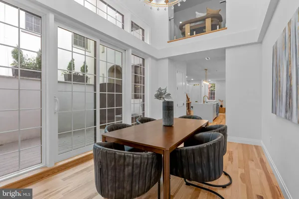 $1,675,000 | 202 Spruce Street, Philadelphia, PA 19106